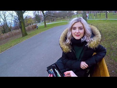 ❤️ Sluk 'n vreemdeling se warm kom vir geld - blowjob in the park deur Eva Elfie ❤️ Fok by ons ﹏